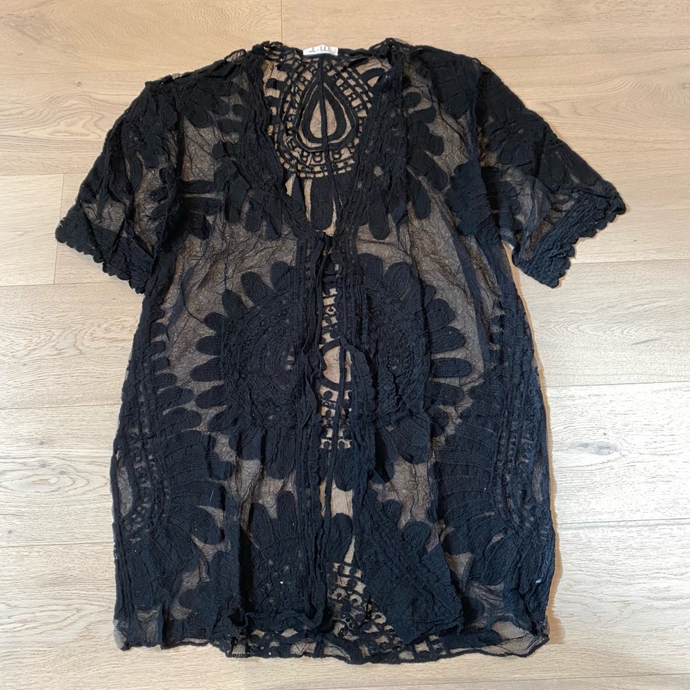Lace Kimono - Picture 2 of 4